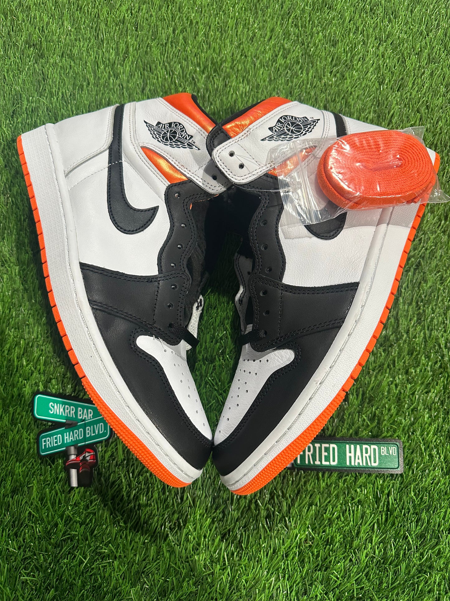 Jordan 1 Retro High Electro Orange