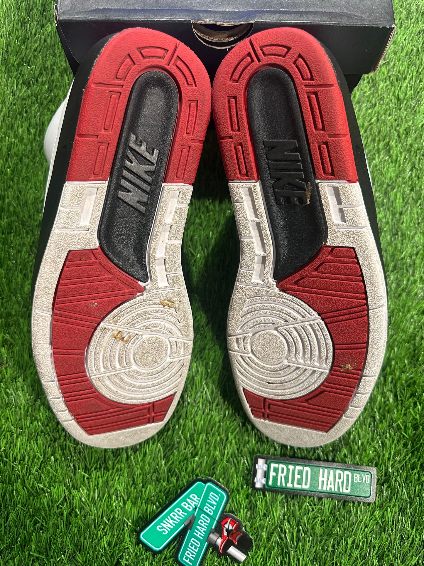 Jordan 2 Retro OG Chicago (2022) (GS) 7Y/8.5W