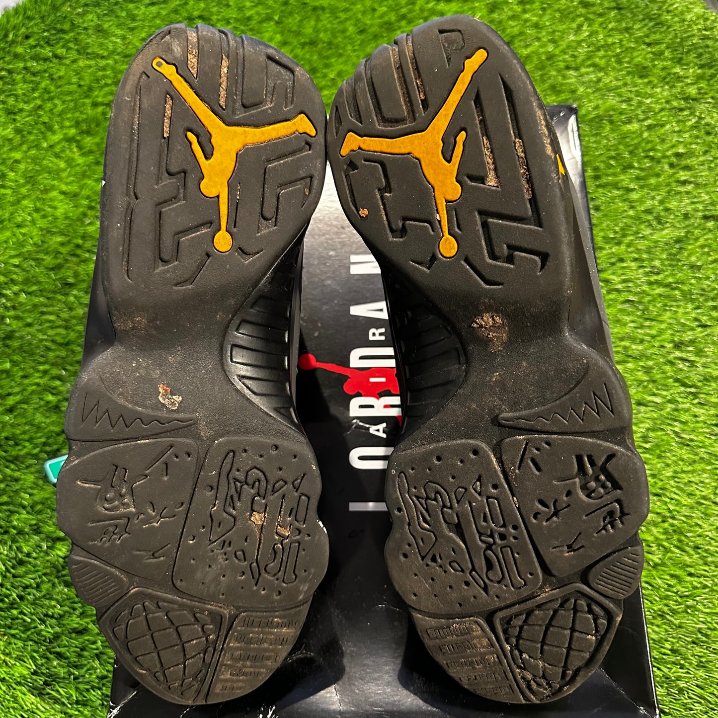 Air Jordan 9 Retro ‘Dark Charcoal University Gold’