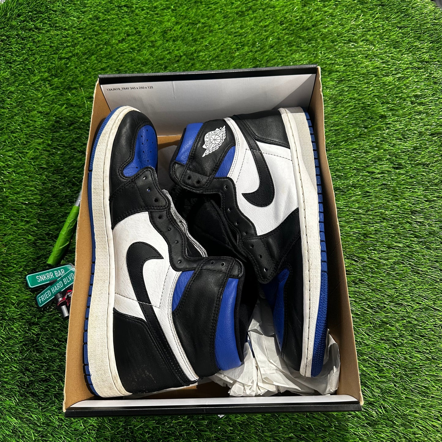 Air Jordan 1 Retro High OG 'Royal Toe'