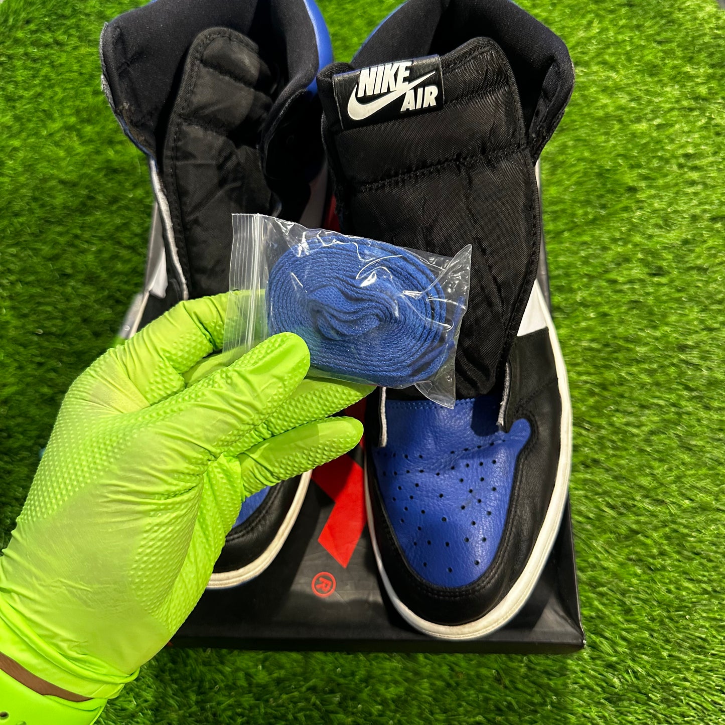 Air Jordan 1 Retro High OG 'Royal Toe'