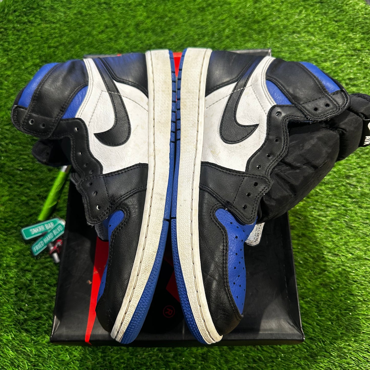Air Jordan 1 Retro High OG 'Royal Toe'