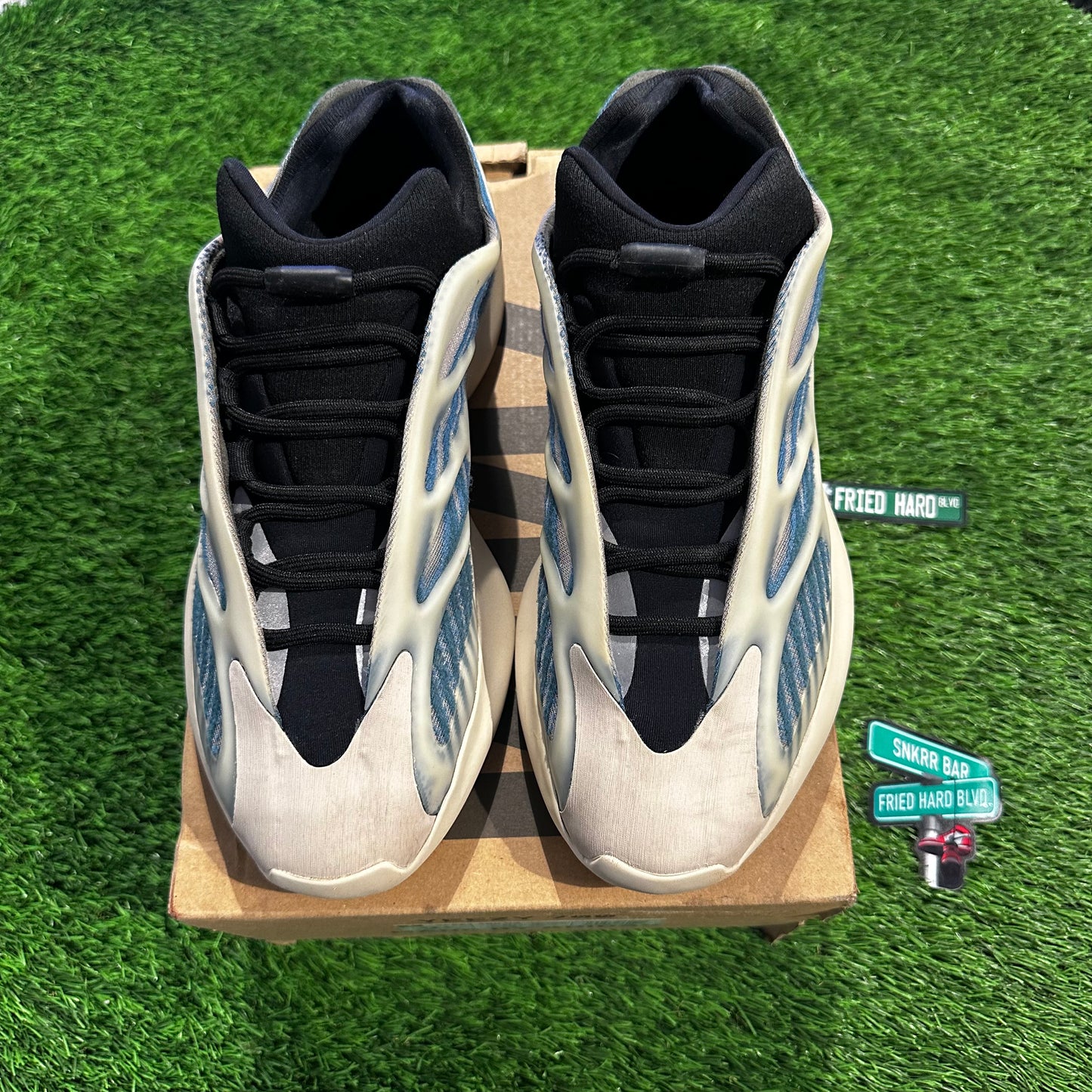 Yeezy 700 V3 'Kyanite'