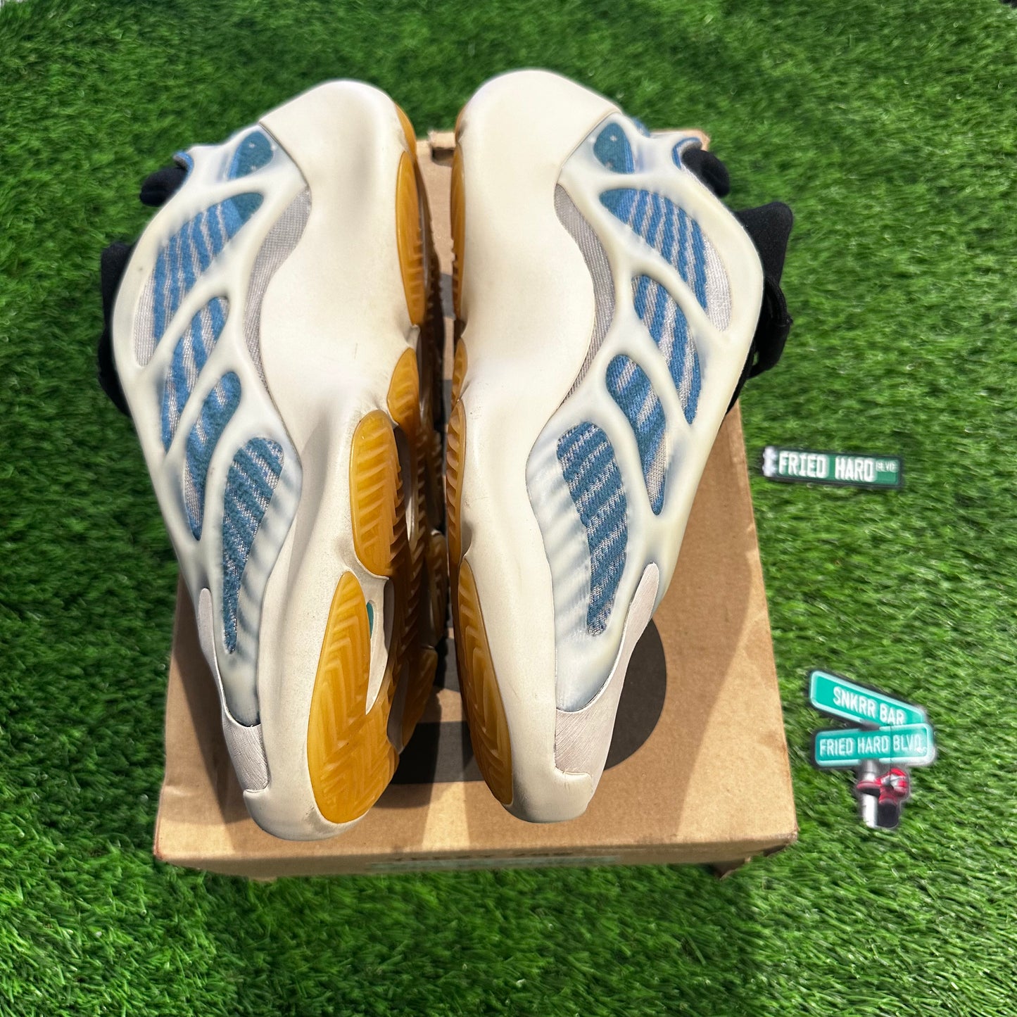 Yeezy 700 V3 'Kyanite'