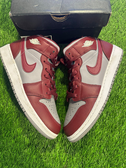 Jordan 1 Mid Cherrywood Red (GS) 7Y/8.5W