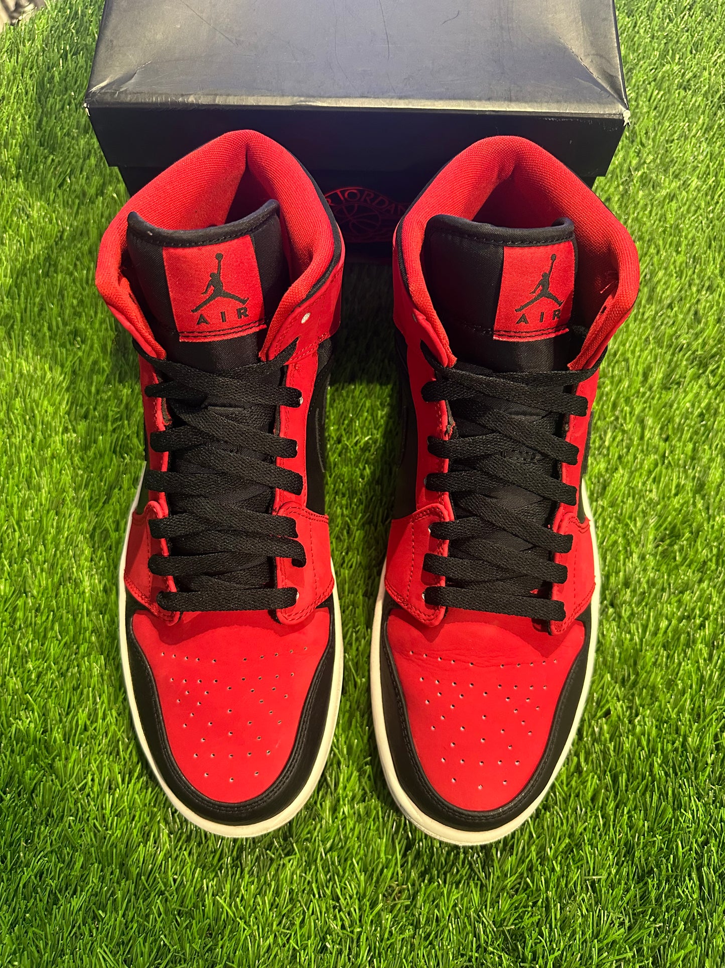 Jordan 1 Mid Bred (2013)