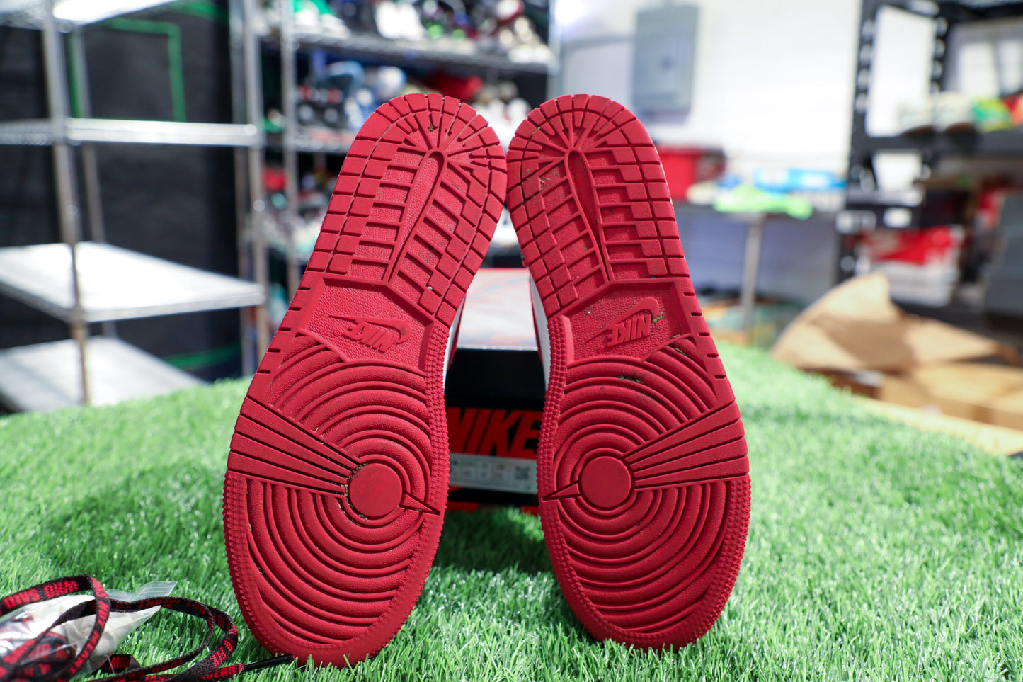 Jordan 1 Retro High Bloodline (GS) 7Y/8.5W