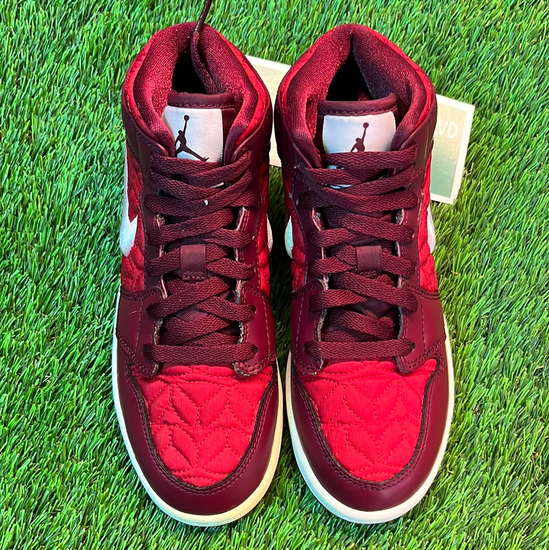 Air Jordan 1 Mid SE GS 'Red Quilted'