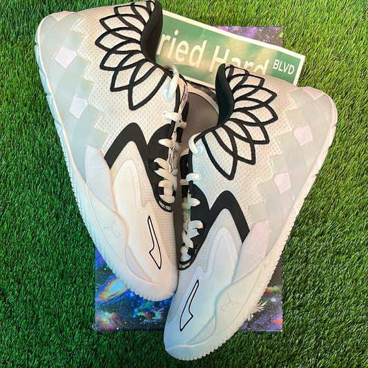 MB.01 Lo 'Team Colors - White Black'