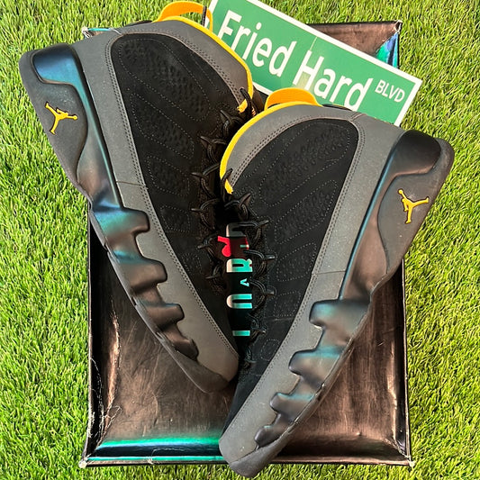 Air Jordan 9 Retro ‘Dark Charcoal University Gold’