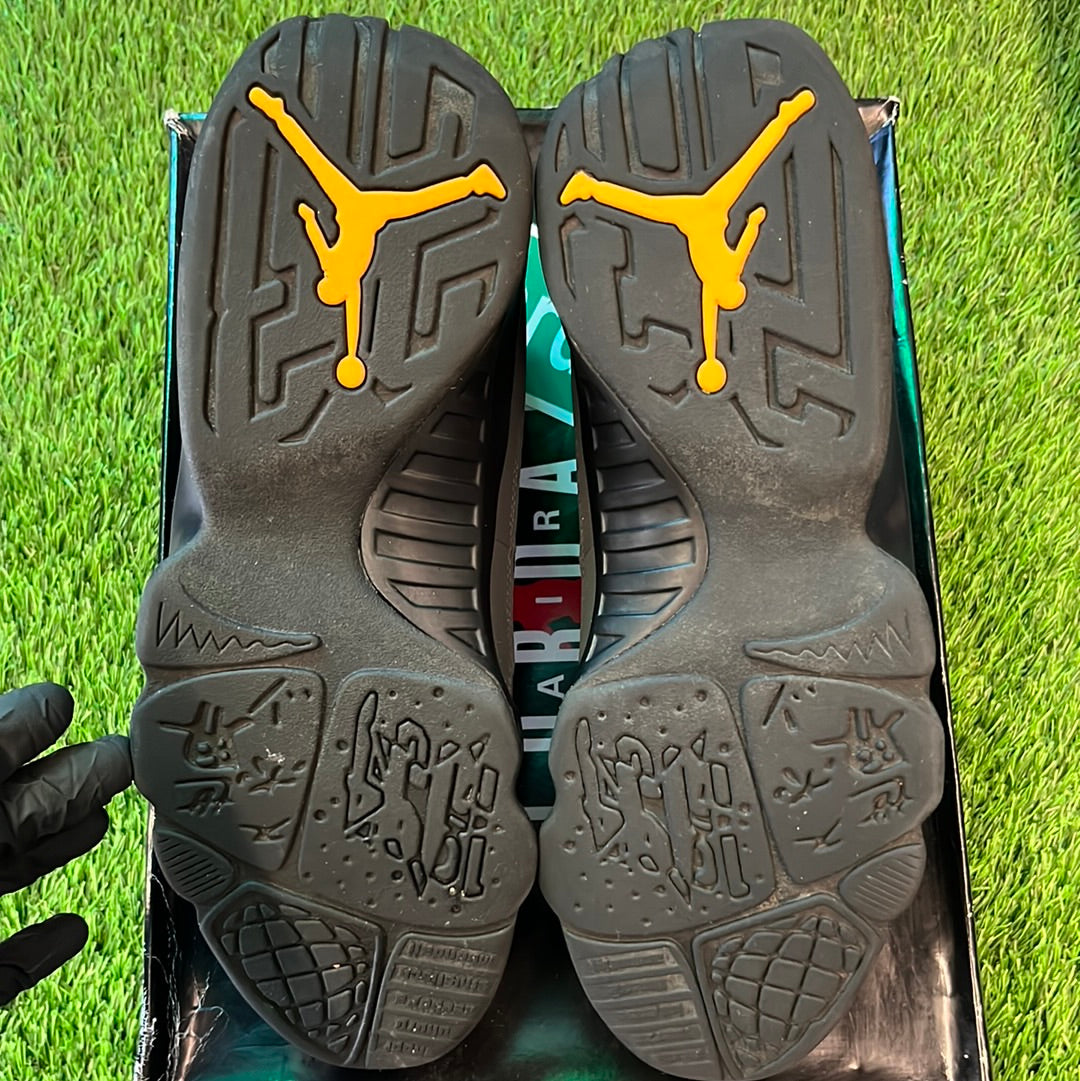 Air Jordan 9 Retro ‘Dark Charcoal University Gold’