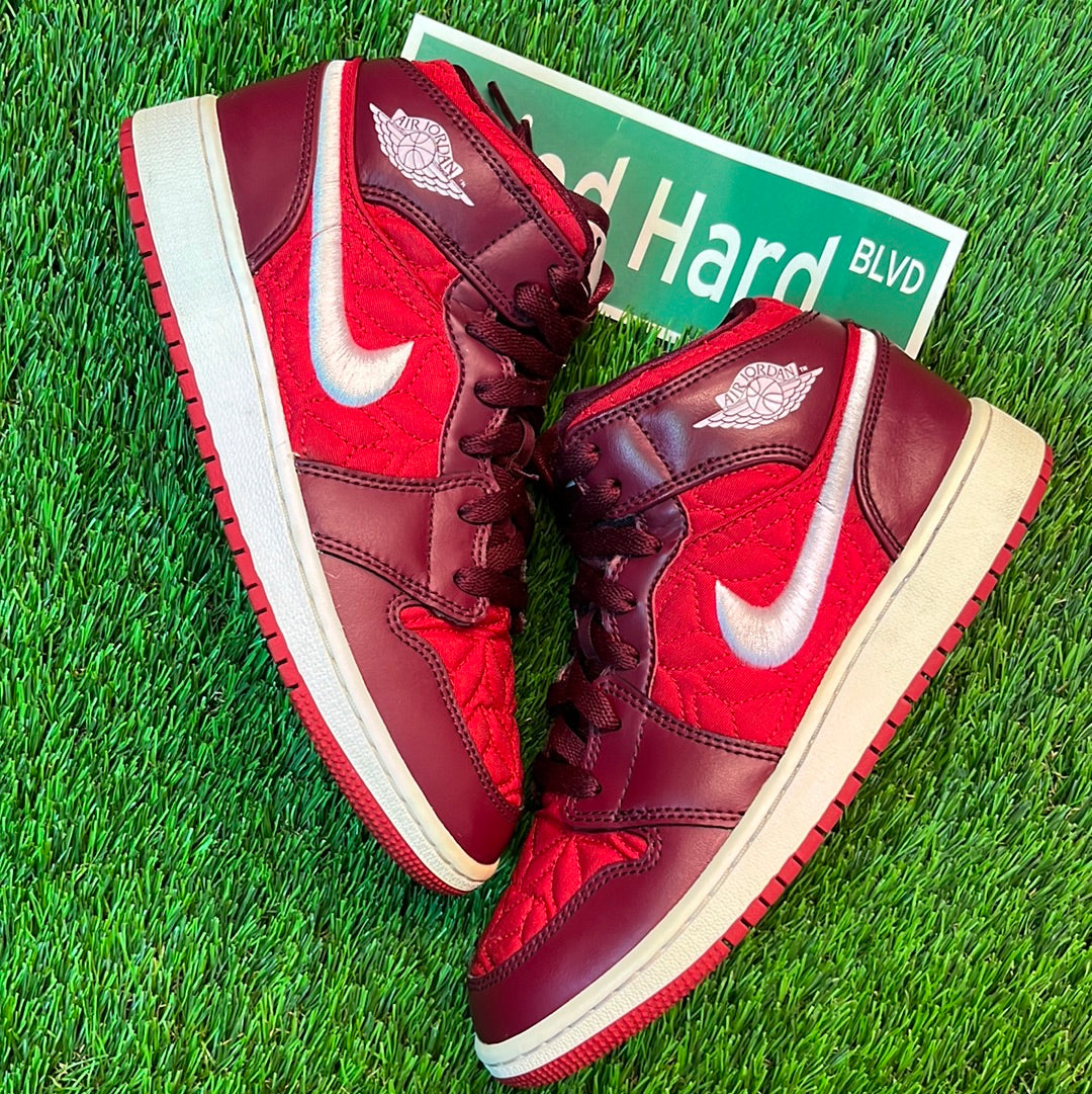 Air Jordan 1 Mid SE GS 'Red Quilted'