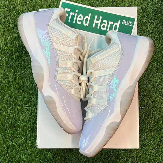 Wmns Air Jordan 11 Retro Low 'Pure Violet'