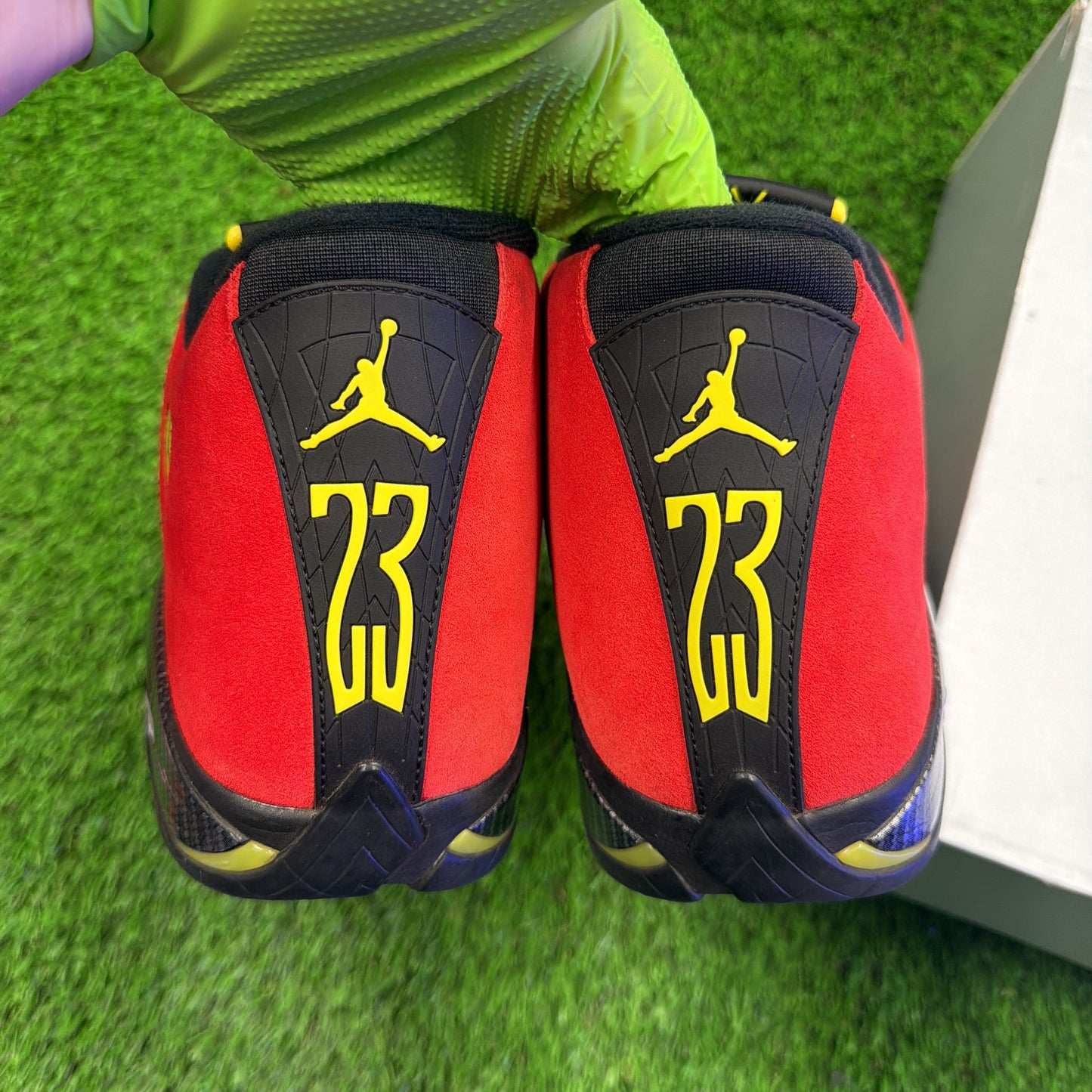 Air Jordan 14 Retro 'Ferrari' 2025