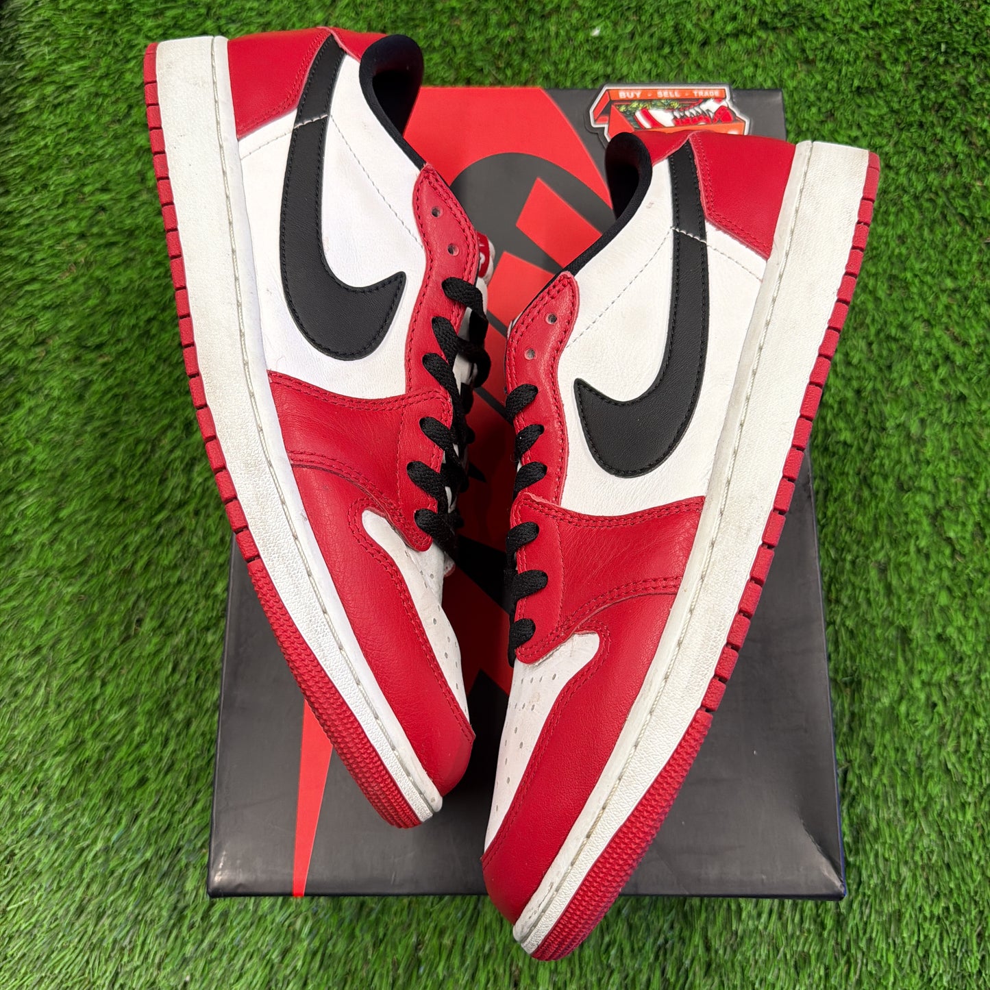 Air Jordan 1 Retro Low OG 'Chicago' 2025