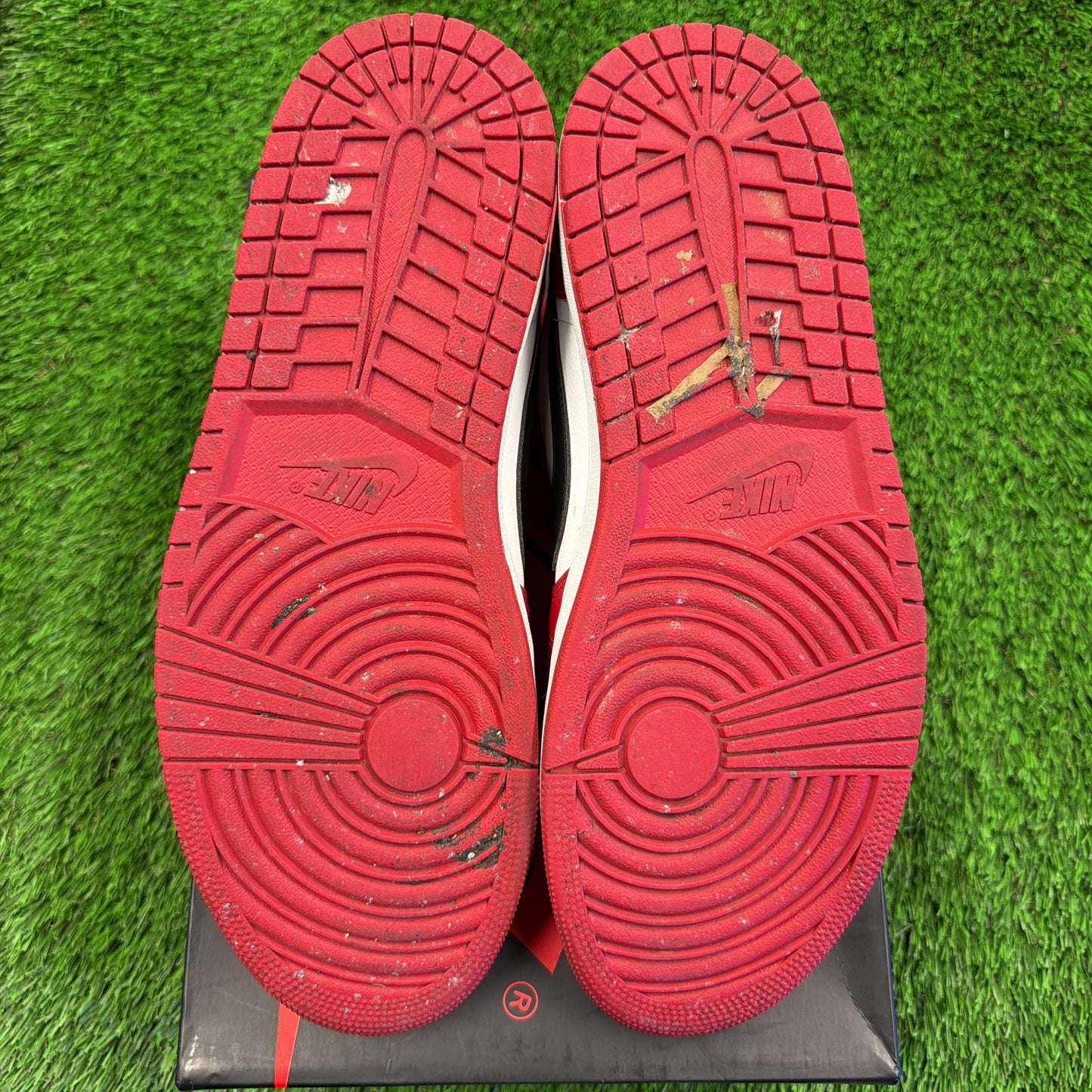 Air Jordan 1 Retro Low OG 'Chicago' 2025