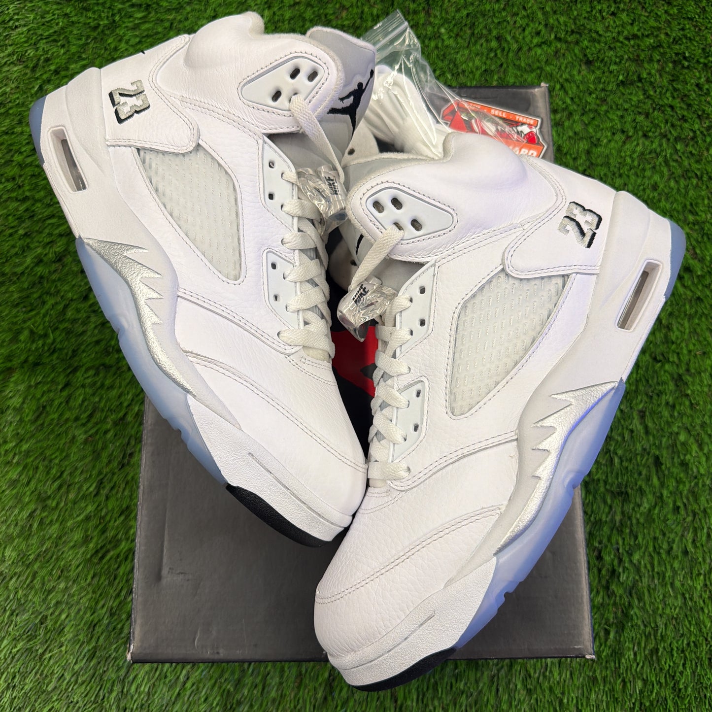 Air Jordan 5 Retro 'White Metallic' 2026