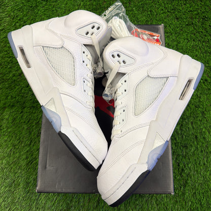 Air Jordan 5 Retro 'White Metallic' 2026