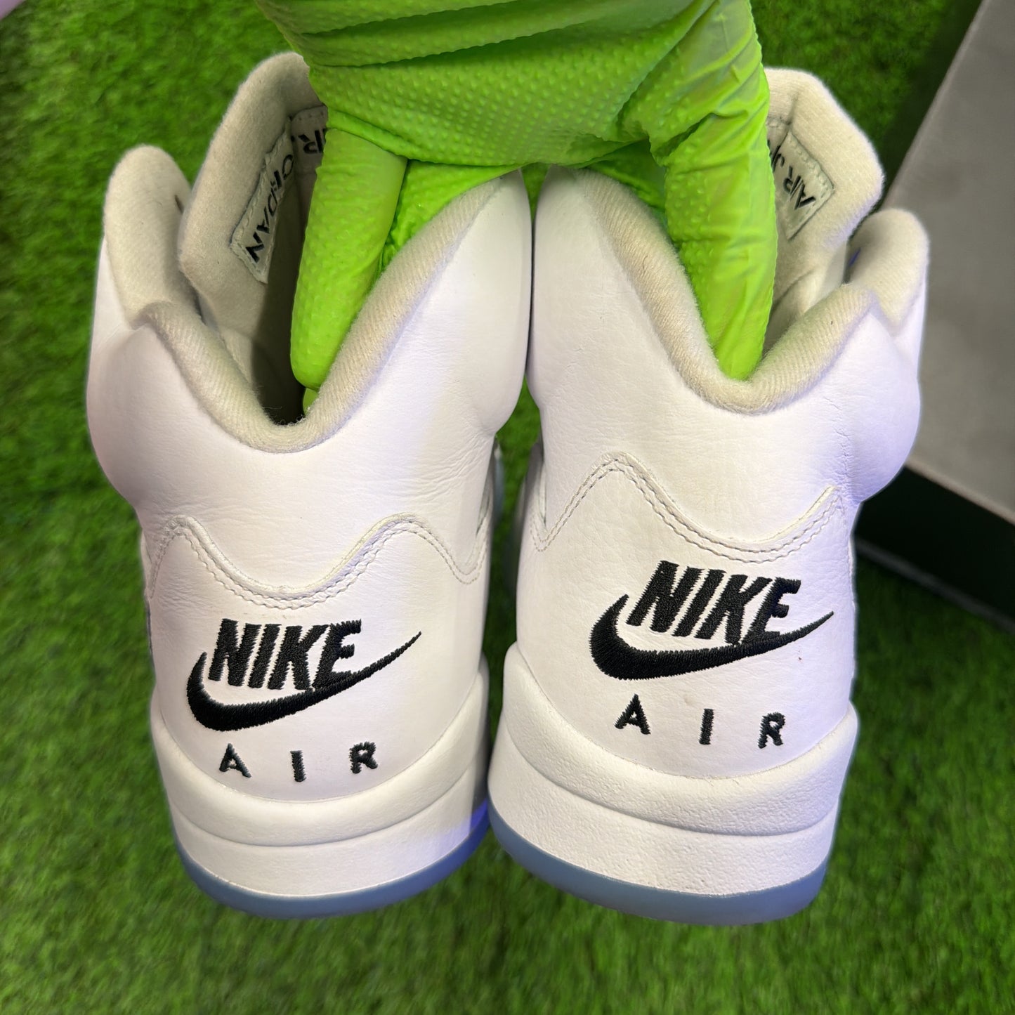 Air Jordan 5 Retro 'White Metallic' 2026
