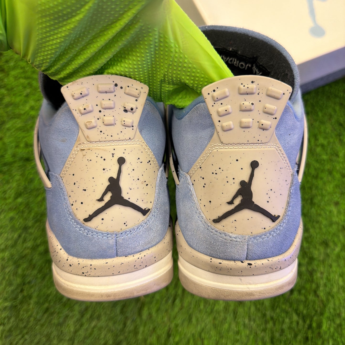 Air Jordan 4 Retro 'University Blue'