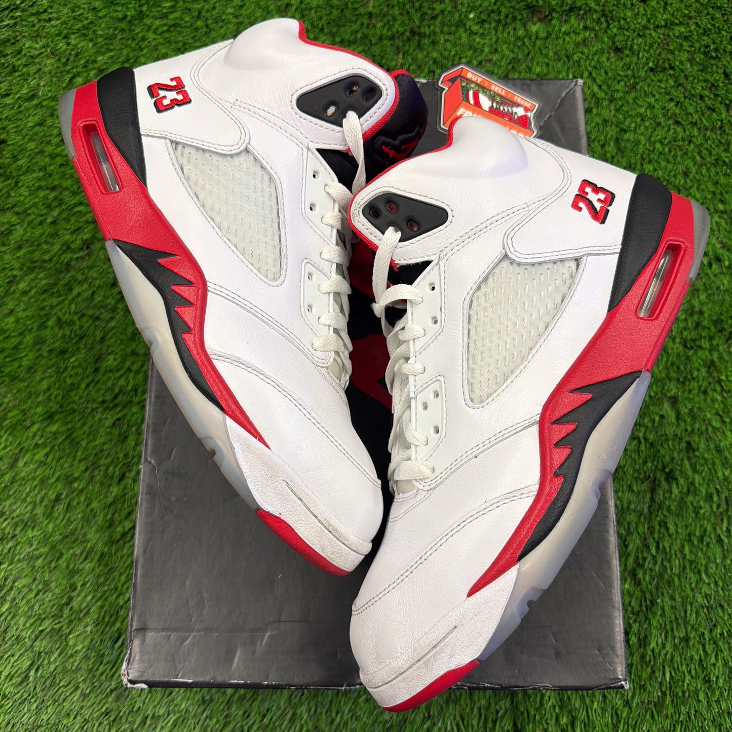 Air Jordan 5 Retro 'Fire Red' 2025