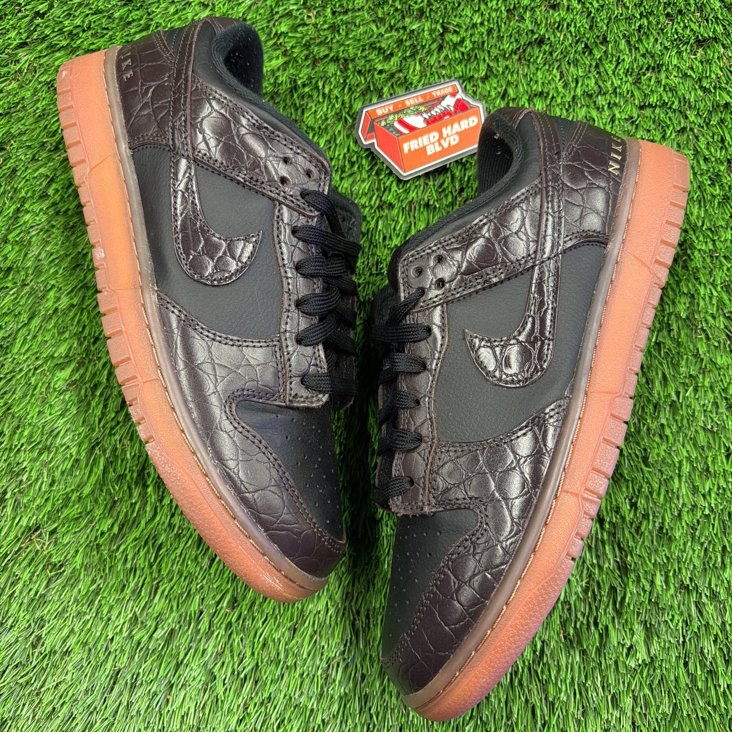Nike Dunk Low SE 'Chocolate Croc'
