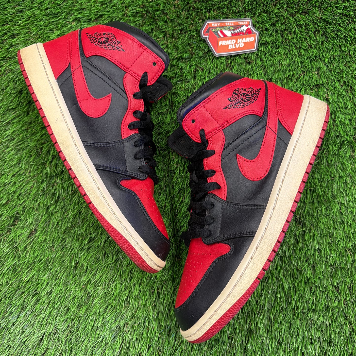 Air Jordan 1 Mid 'Banned'