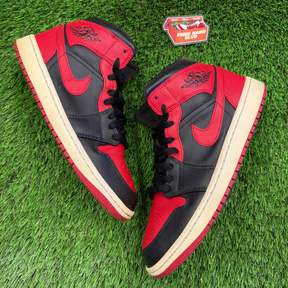 Air Jordan 1 Mid 'Banned'