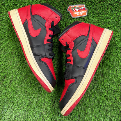 Air Jordan 1 Mid 'Banned'