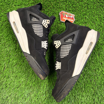Jordan 4 Retro White Thunder