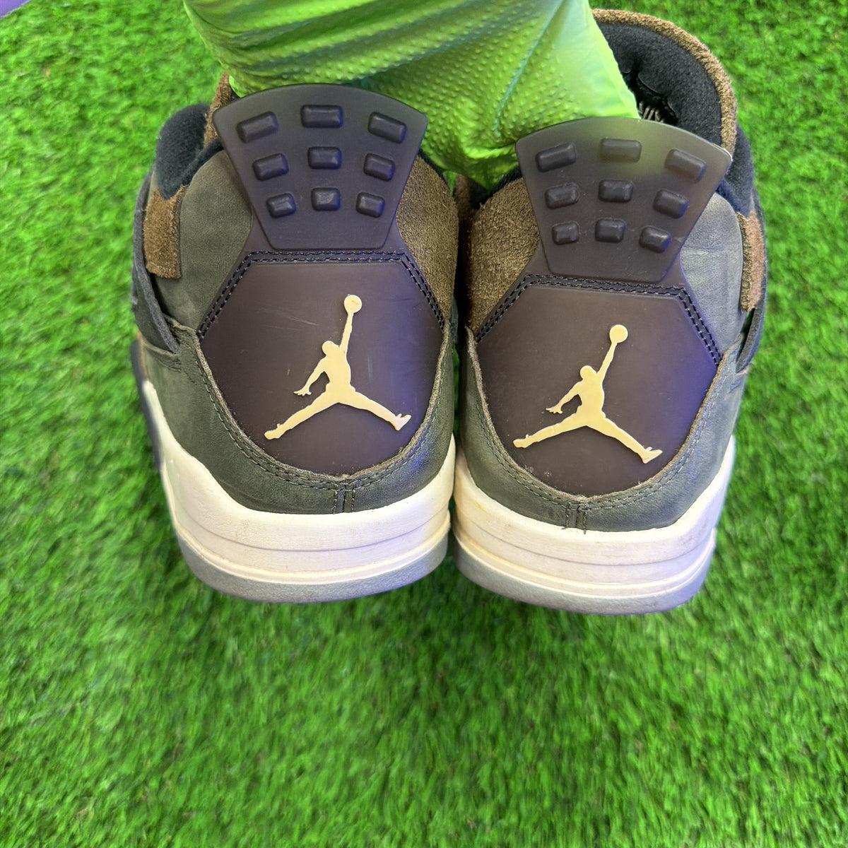 Air Jordan 4 Retro SE Craft 'Olive'