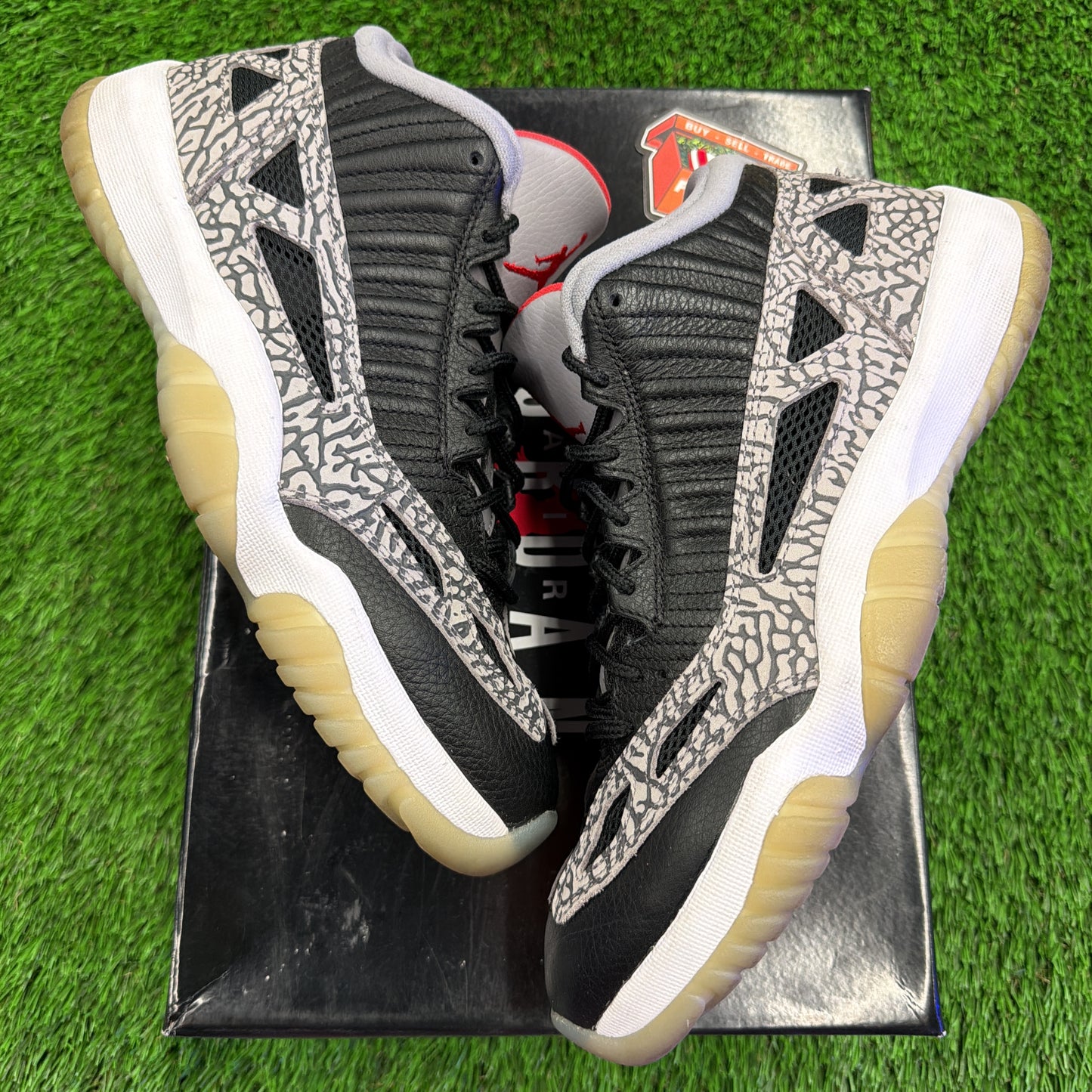 Air Jordan 11 Retro Low IE 'Bred' 2021