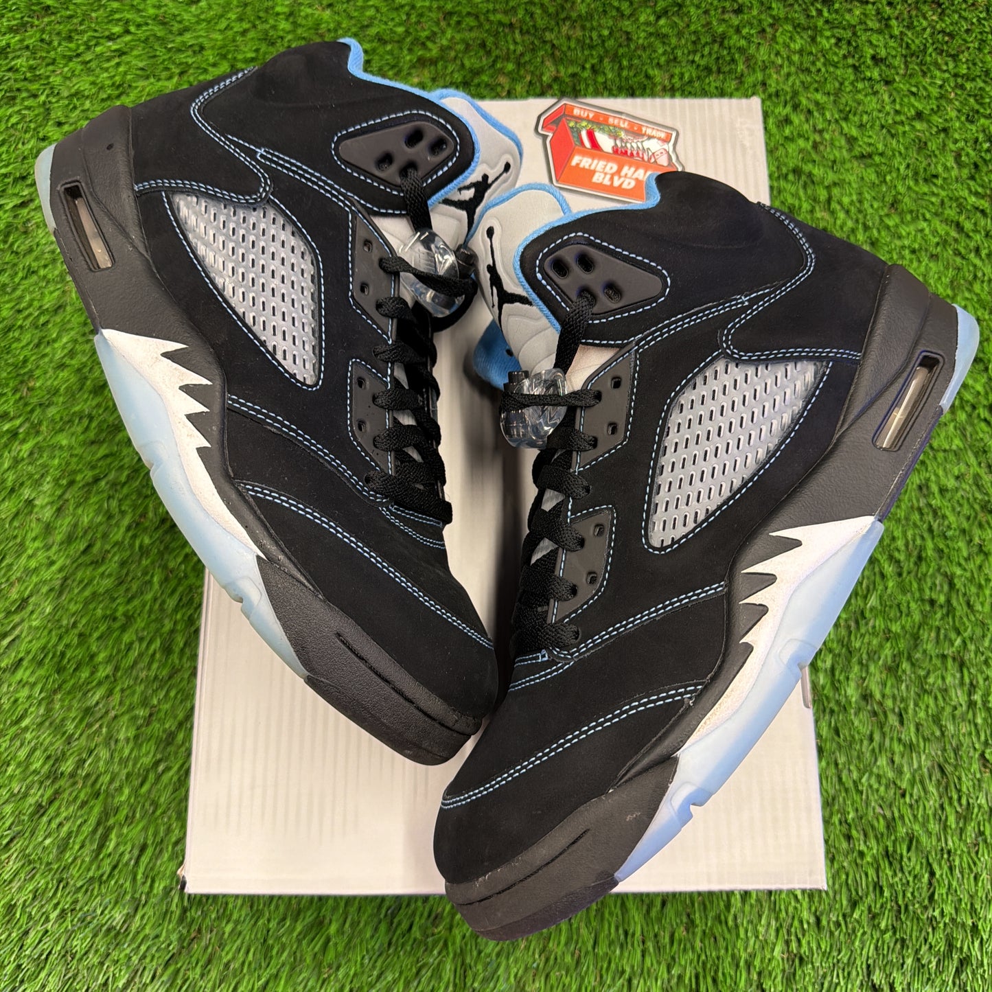 Air Jordan 5 Retro 'Black Carolina / UNC' 2026