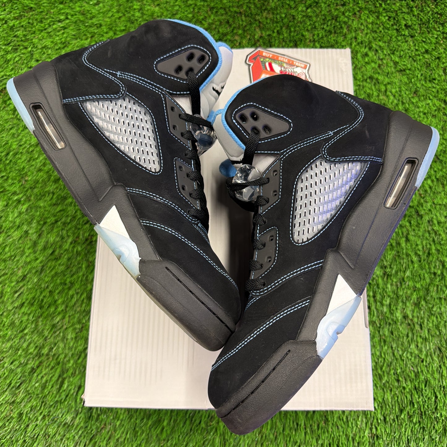Air Jordan 5 Retro 'Black Carolina / UNC' 2026