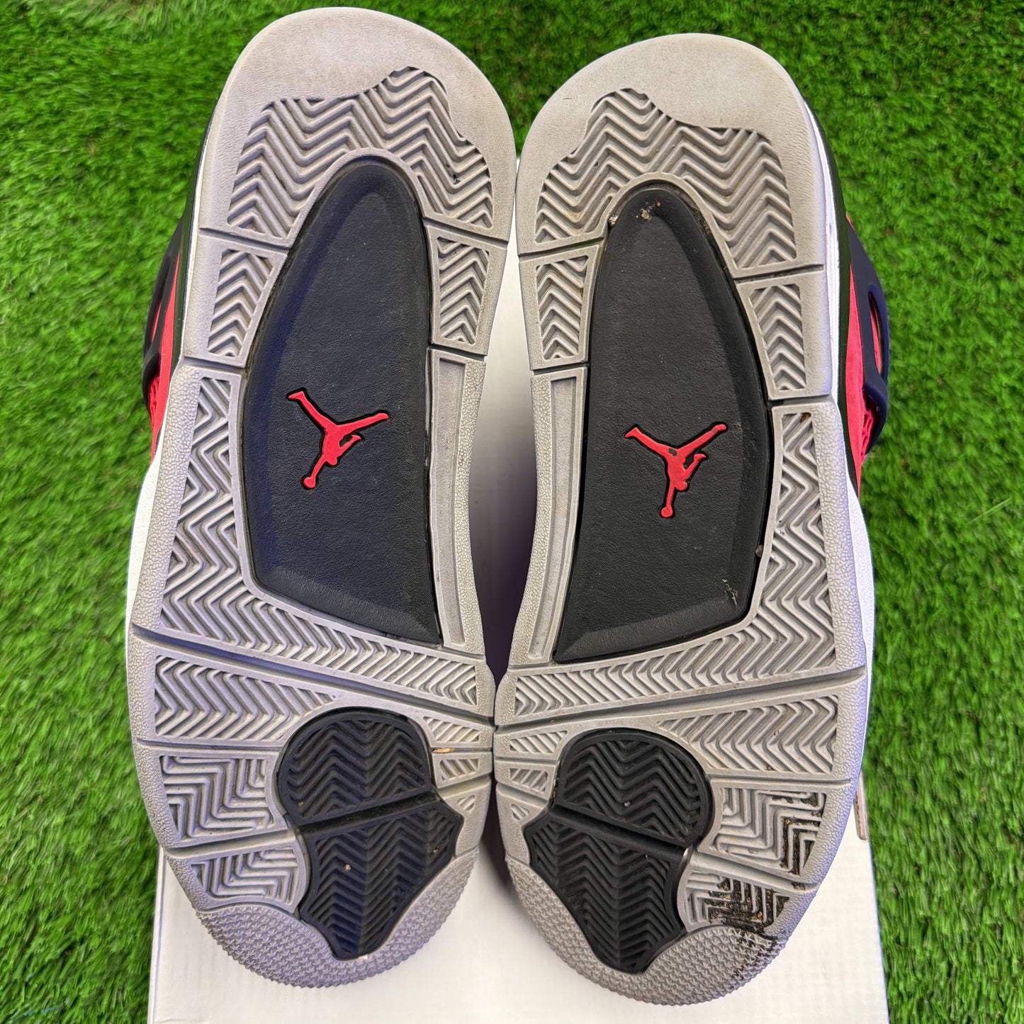 Jordan 4 'Toro Bravo'