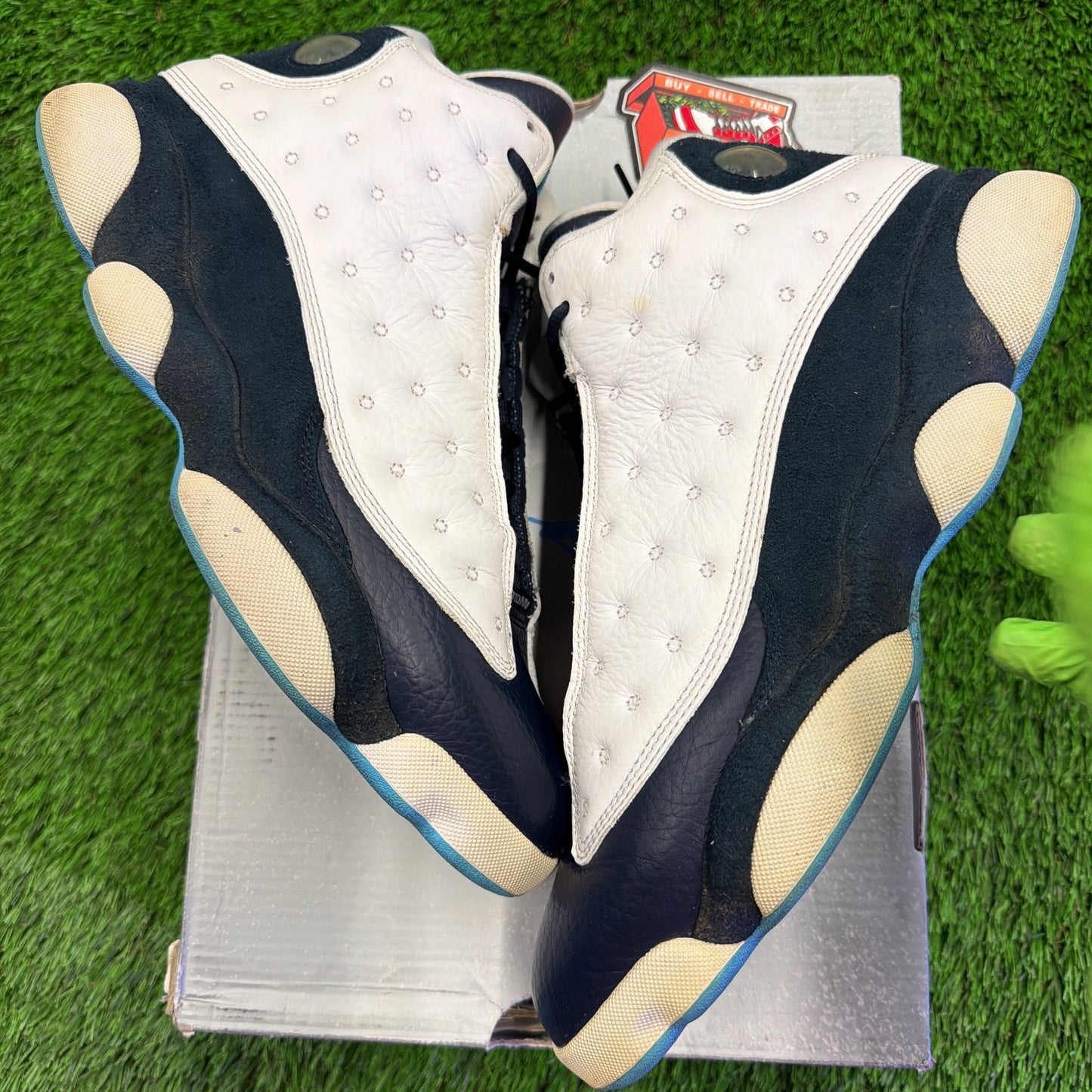 Air Jordan 13 Retro 'Obsidian'