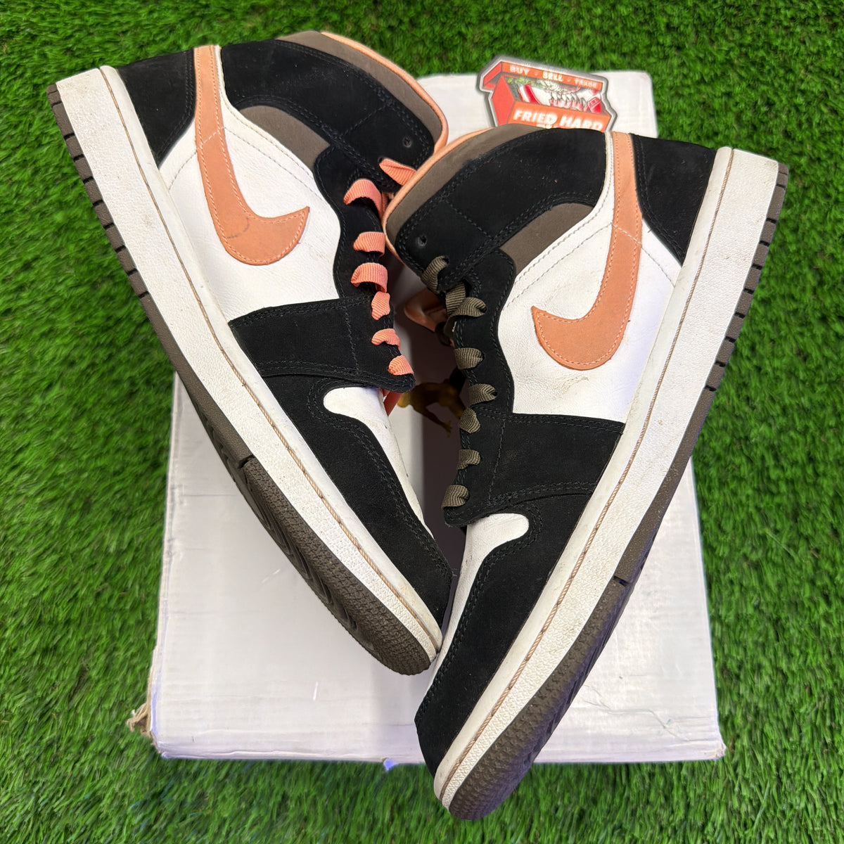 Wmns Air Jordan 1 Mid SE 'Peach Mocha'