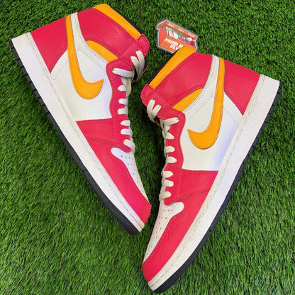 Air Jordan 1 Retro High OG 'Light Fusion Red'