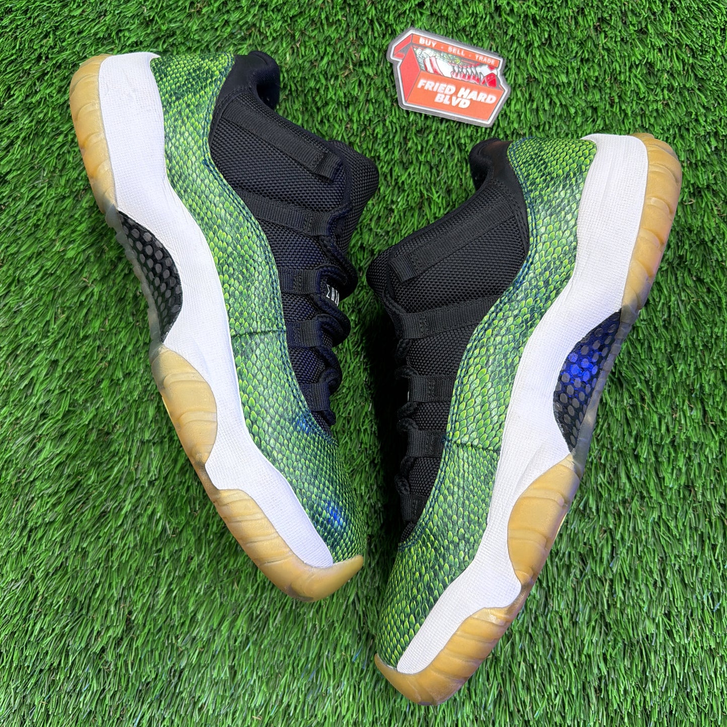 Jordan 11 Retro Low Green Snakeskin