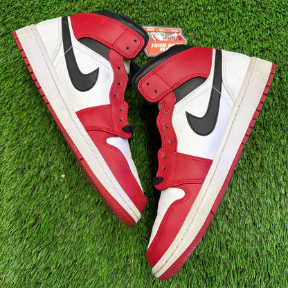 Air Jordan 1 Mid 'Chicago'