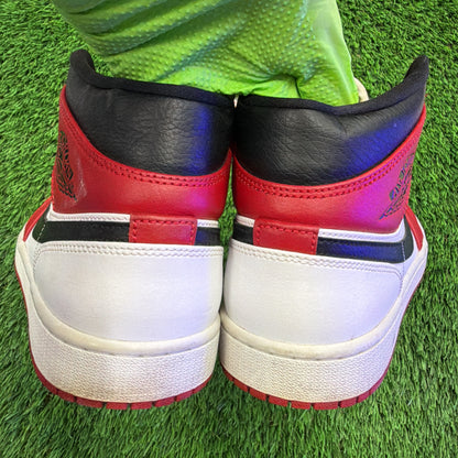 Air Jordan 1 Mid 'Chicago'