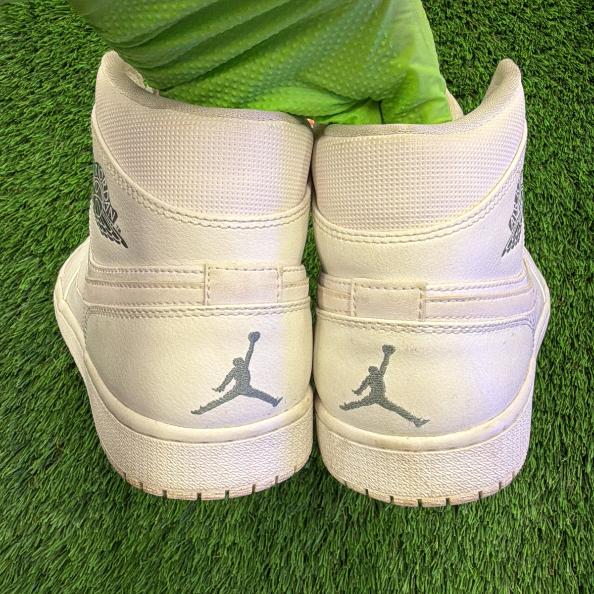 Air Jordan 1 Mid 'White Cool Grey'