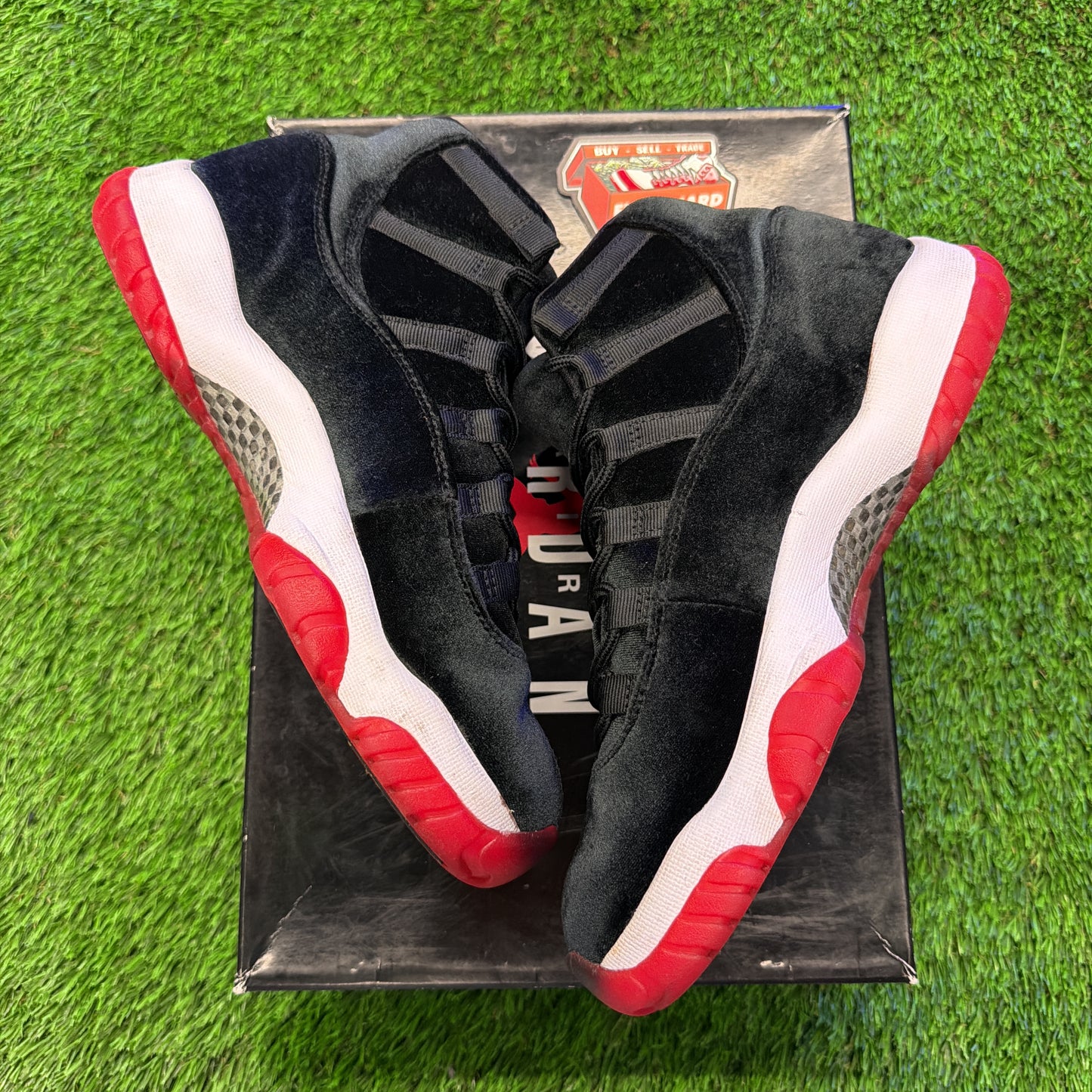 Jordan 11 Retro Bred Velvet (Women's)