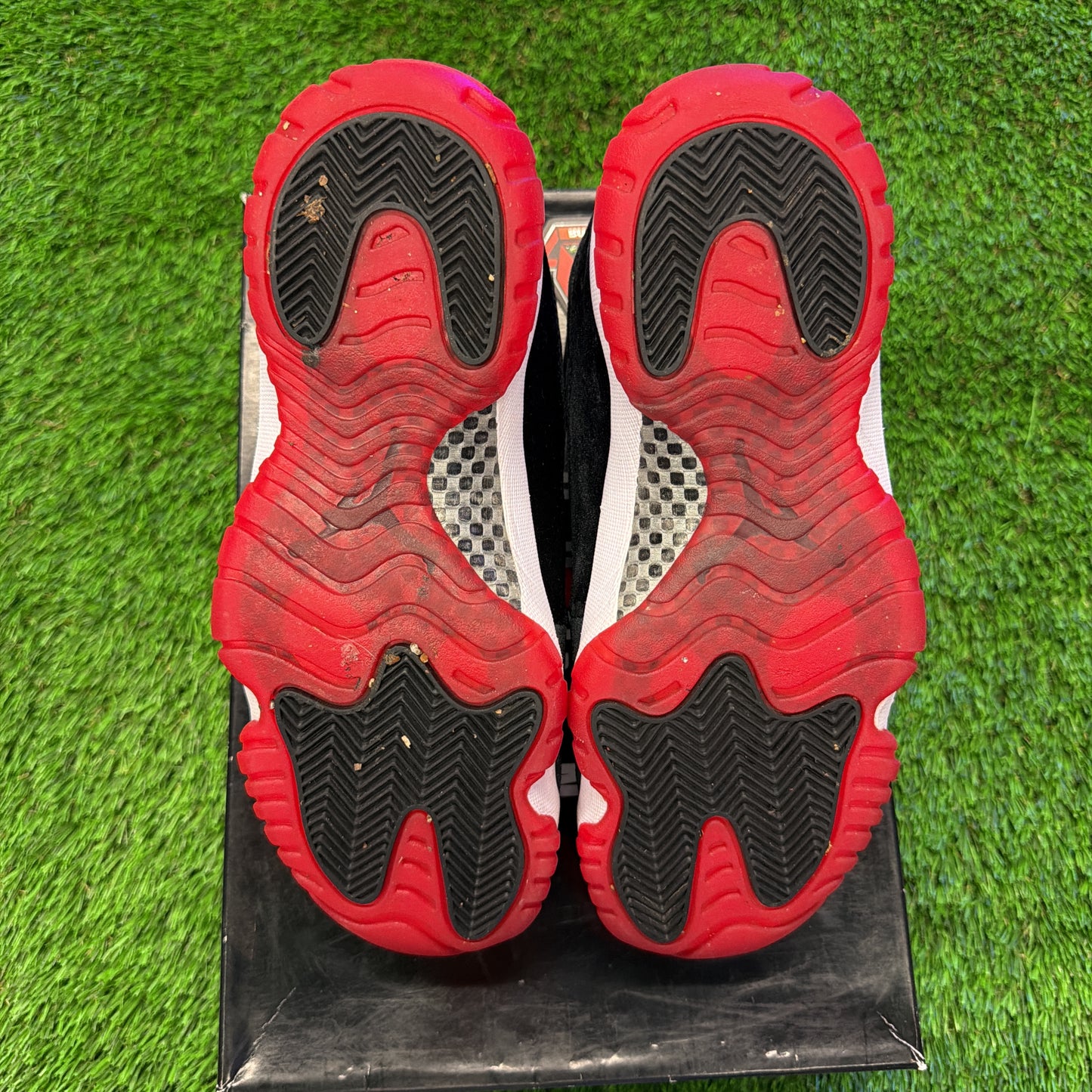 Jordan 11 Retro Bred Velvet (Women's)