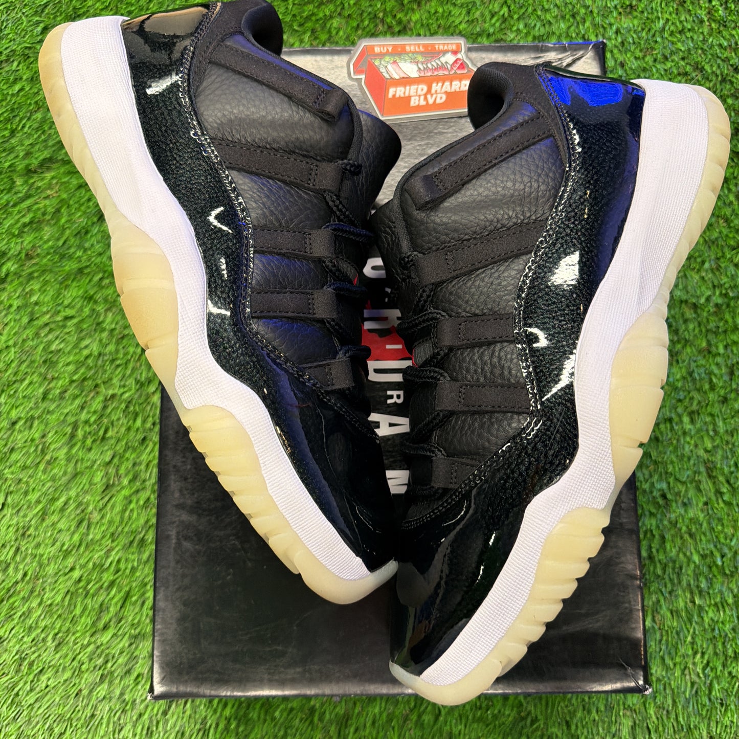 Air Jordan 11 Retro Low '72-10'