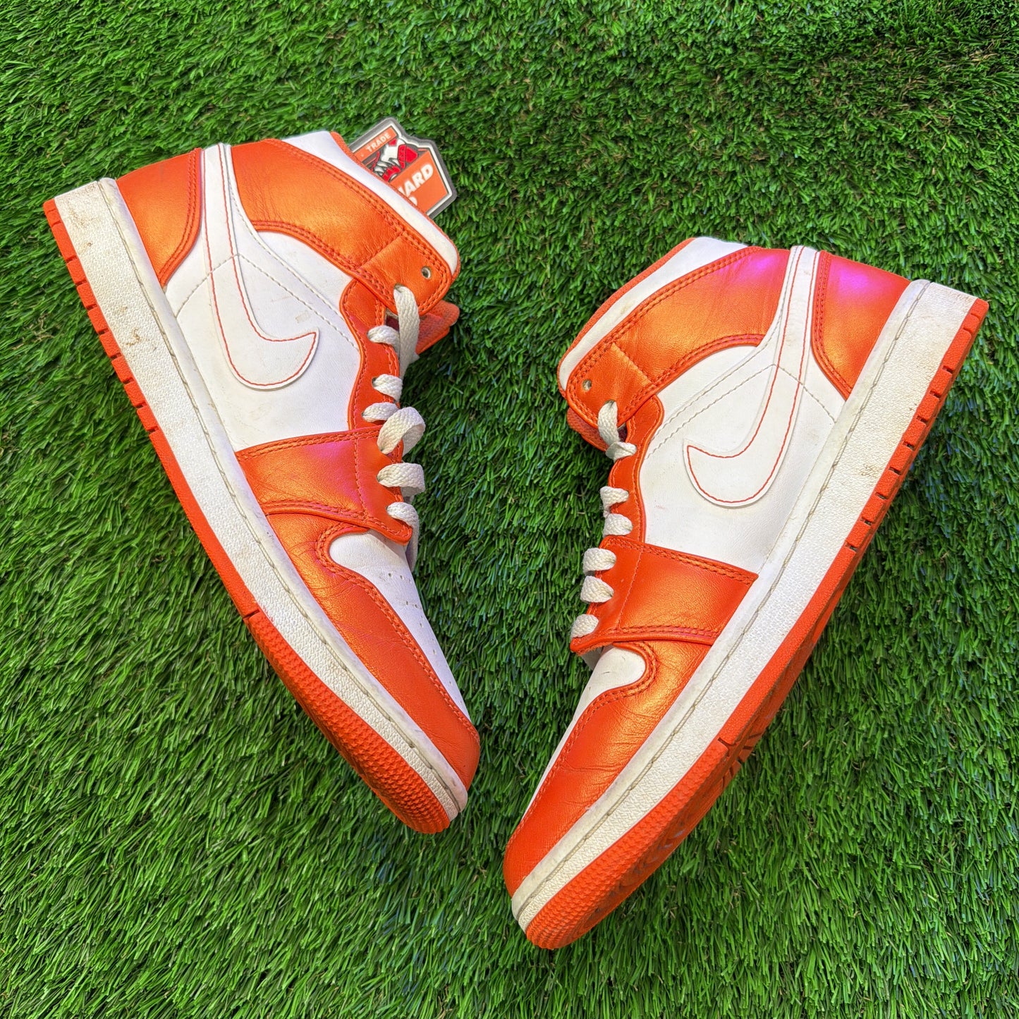 Air Jordan 1 Mid SE 'Turf Orange'
