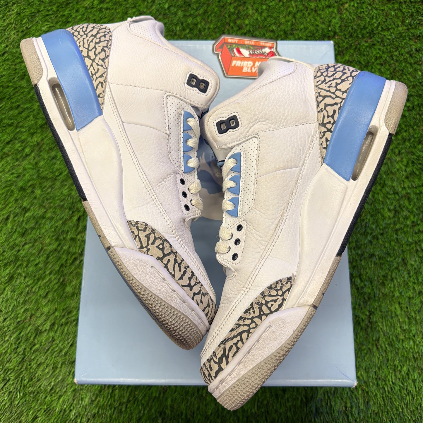 Air Jordan 3 Retro 'UNC'