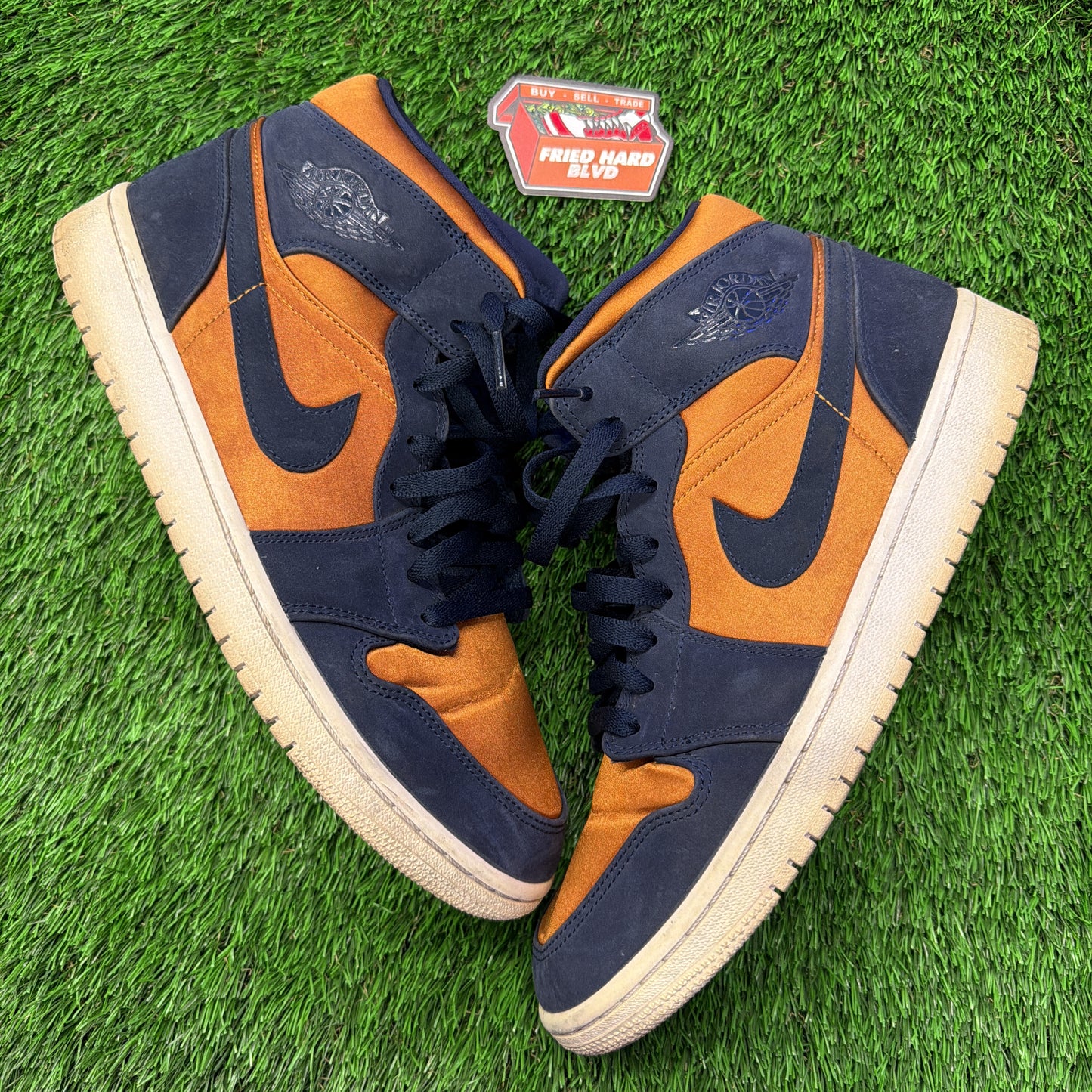 Air Jordan 1 Mid Navy/Gold