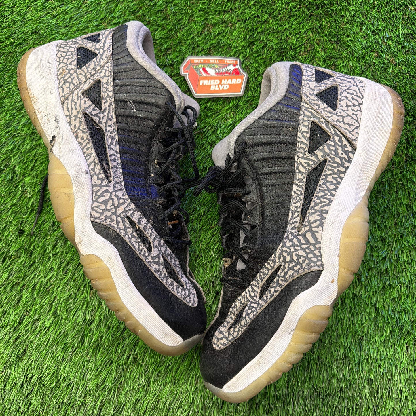 Air Jordan 11 Retro Low IE 'Bred' 2021