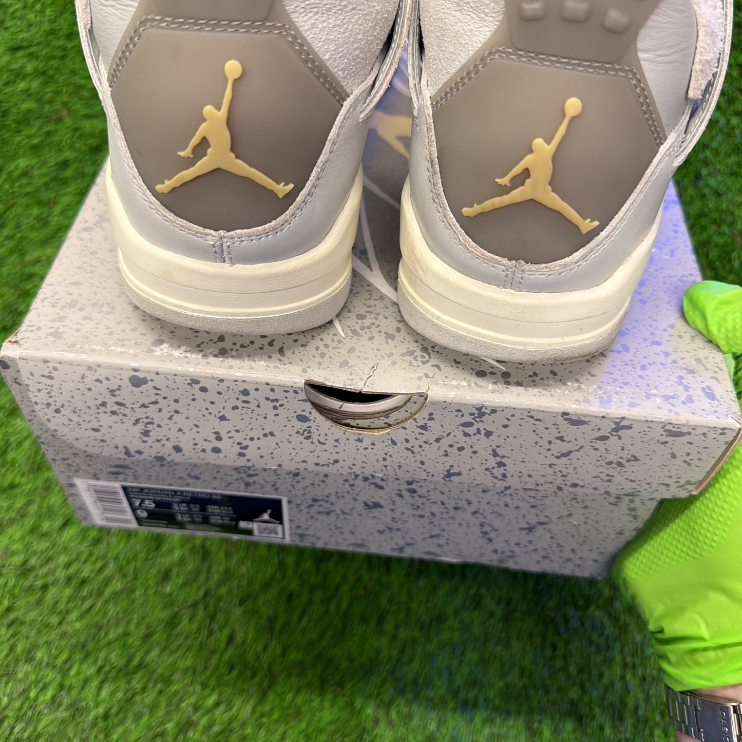 Air Jordan 4 Retro SE Craft 'Photon Dust'